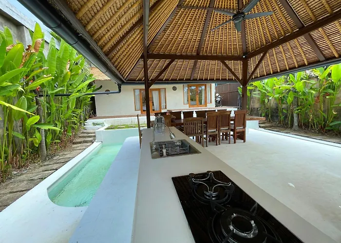 Casa vacanze Serene Tropical Oasis 2br Private Pool Canggu's Heart