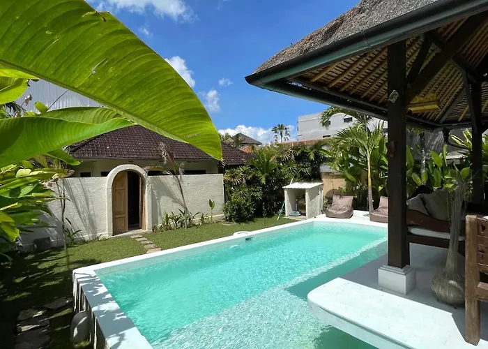 Serene Tropical Oasis 2br Private Pool Canggu's Heart